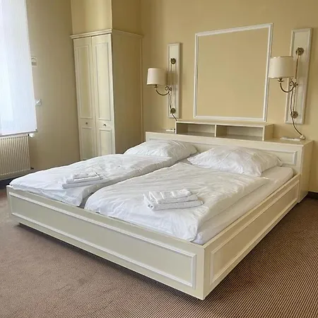 Historischer Kaisermuehle - & Restaurant Zentrum * フィーアゼン