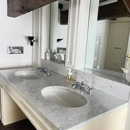 ホテル Historischer Kaisermuehle - & Restaurant Zentrum