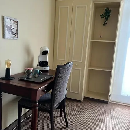 Historischer Kaisermuehle - & Restaurant Zentrum ホテル フィーアゼン