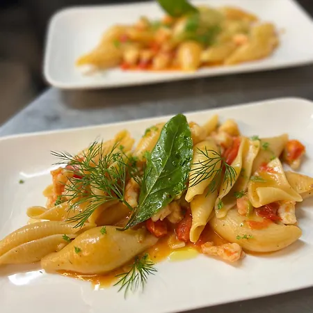 Historischer Kaisermuehle - & Restaurant Zentrum מלון