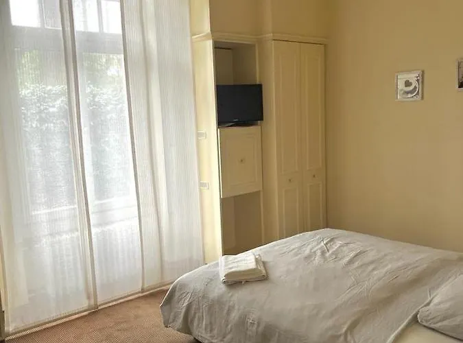 Ξενοδοχείο Historischer Kaisermuehle - & Restaurant Zentrum *