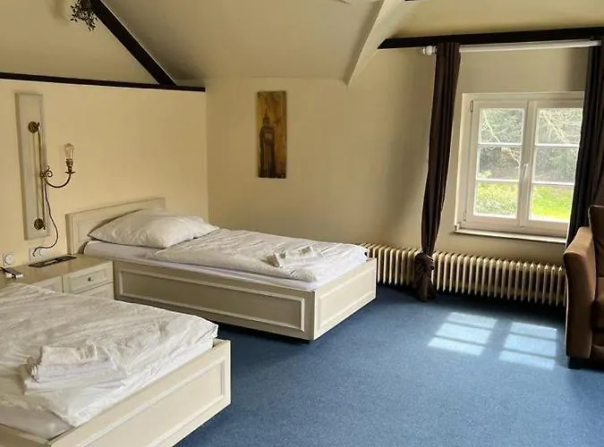 Otel Historischer Kaisermuehle - & Restaurant Zentrum